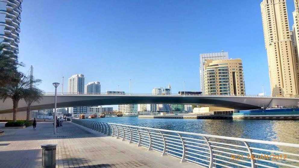 La joven etíope falleció en el autobús cerca del Marina Bridge de Dubai.