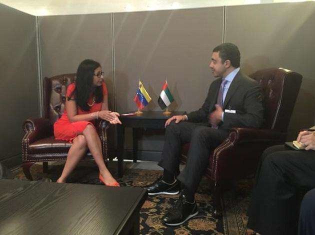 Delcy Rodríguez sostiene encuentro bilateral con su par de los Emiratos Árabes.
