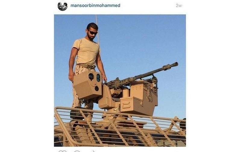 Una imagen publicada en Instagram del jeque Mansur bin Mohammed en las fuerzas armadas.