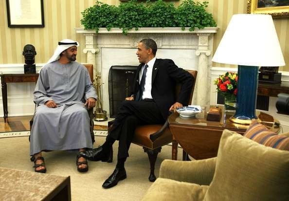 Una imagen del encuentro celebrado en La Casa Blanca en 2011 entre Obama y el príncipe heredero de Abu Dhabi.