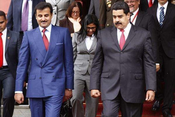 El emir de Qatar junto al jefe de Estado venezolano.