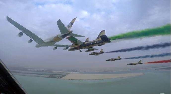 Espectáculo aéreo con motivo del Día Nacional de Emiratos.