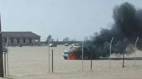 Una imagen del coche ardiendo en Arabia Saudita.