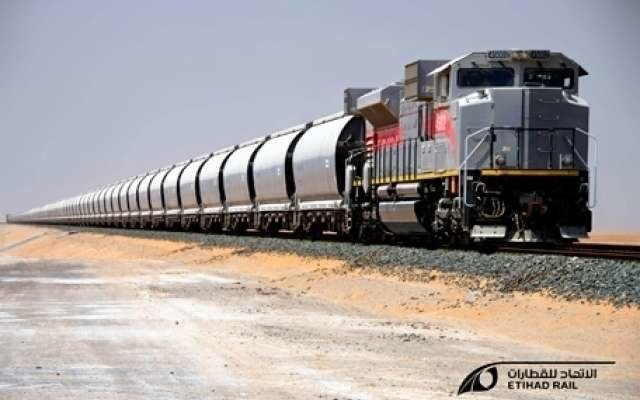 El ferrocarril unirá Emiratos con Arabia Saudita.