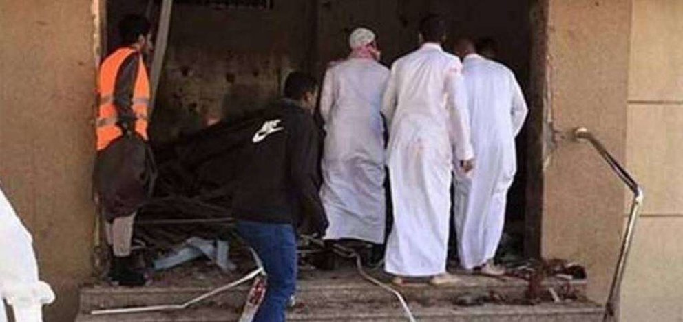 El ataque a la mezquita saudí dejó cuatro muertos.