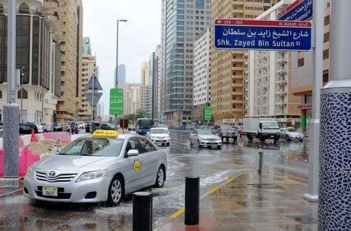 Día lluvioso en Abu Dhabi.