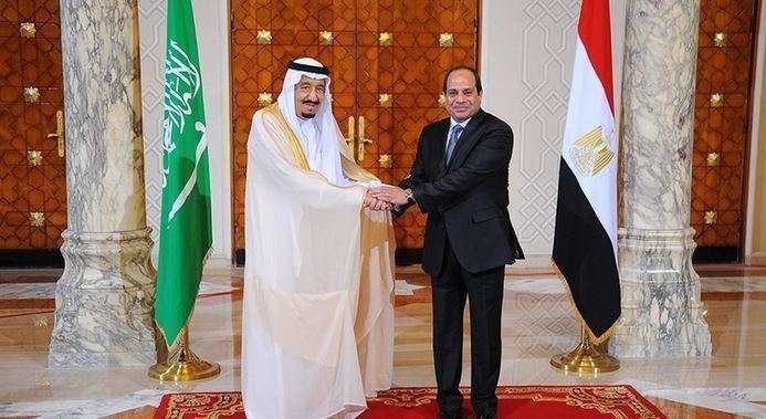 El rey Salman de Arabia Saudita y el presidente de Egipto.