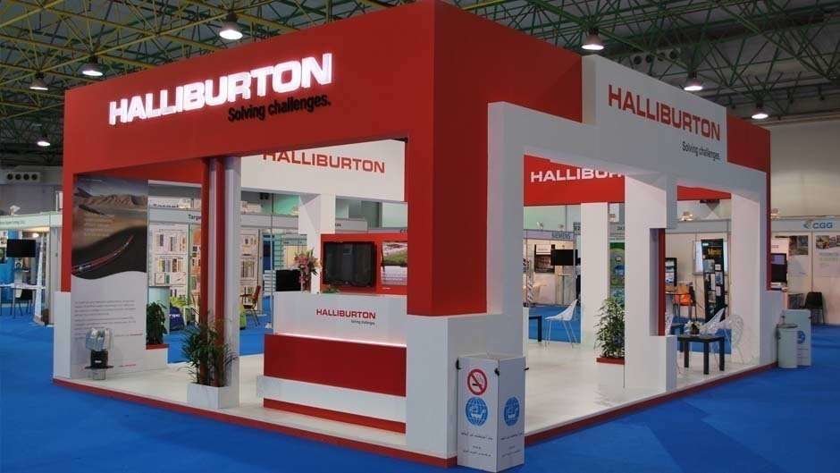 Imagen del stand de la empresa Halliburton en una exhibición en Dubai.