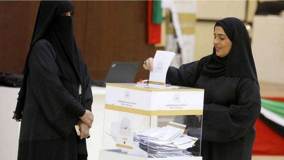 Emiratos apoyará la implicación de las mujeres en el desarrollo del país.