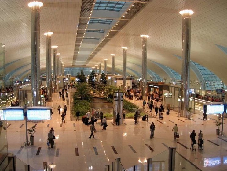 Imagen del interior del Aeropuerto Internacional de Dubai.