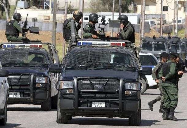 Fuerzas de seguridad jordanas en la frontera de su país con Siria.