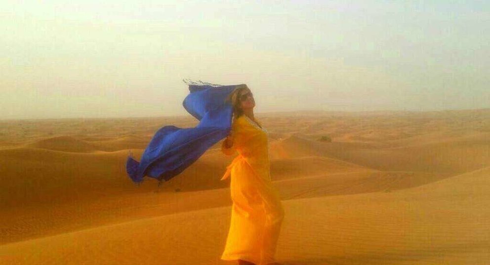 La española Paloma Giménez, durante el tour que ha realizado este verano por el desierto de Dubai. (Cedida)