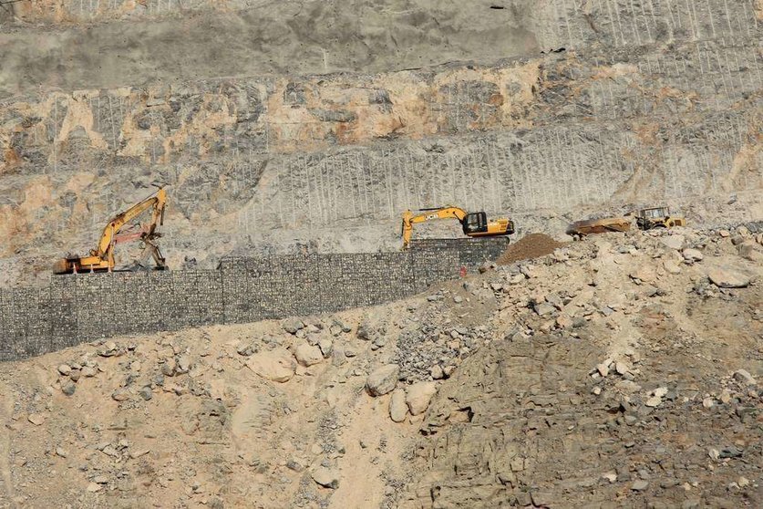 Construcción de la carretera en la montaña de Jebel Jais. (EL CORREO)