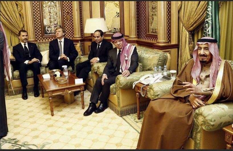 El rey de España durante su visita a Arabia Saudita en 2015 por el funeral del rey Abdullah.