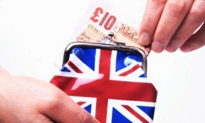 Los británicos temen una caída de la libra esterlina.