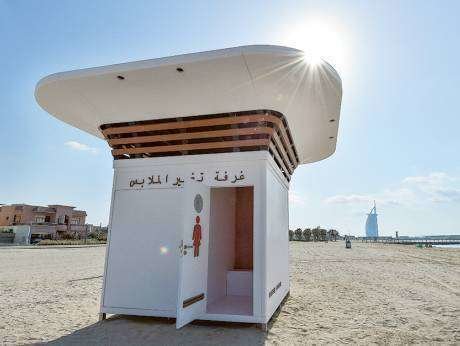 El primer vestuario inteligente instalado en las playas de Dubai. (Gulf News)