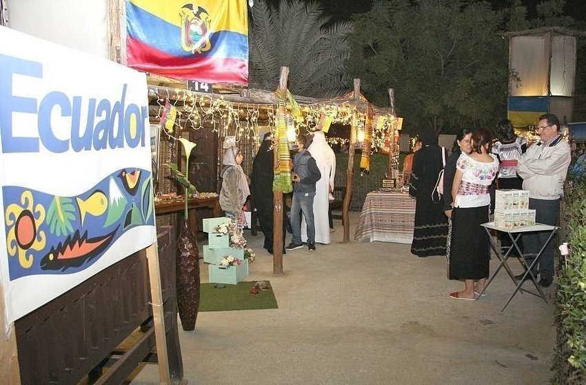 Cabaña de Ecuador en el intercambio cultural Fashunity en Dubai. (EL CORREO)