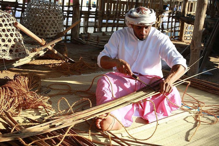 El Heritage Festival de Dubai sirve de escaparate a la artesanía tradicional emiratí.