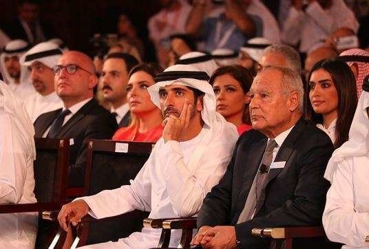 El jeque Hamdan asiste al Arab Media Forum que se celebra en Dubai.