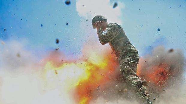 La explosión fotografiada por la cámara del fotoperiodista afgano. (US ARMY)