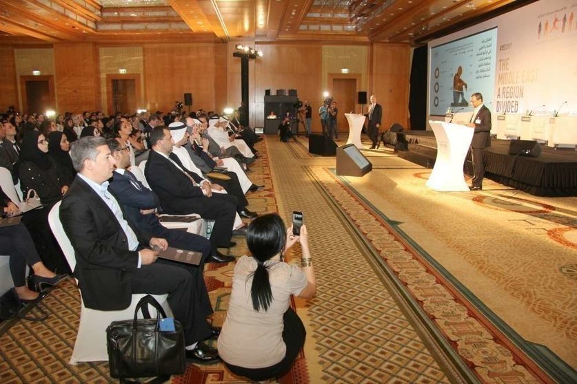 Presentación de la encuesta de jóvenes árabes en Dubai. (EL CORREO)