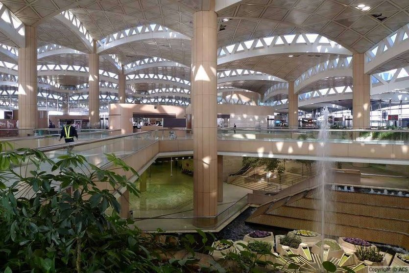 Una imagen del moderno aeropuerto de Riad.