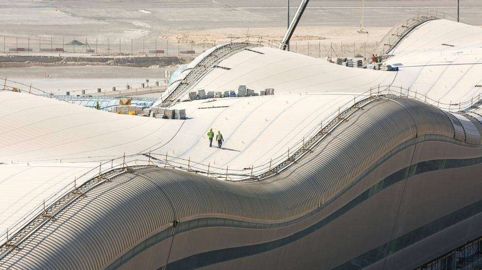 Terminal de Aeropuerto de Abu Dhabi en construcción.