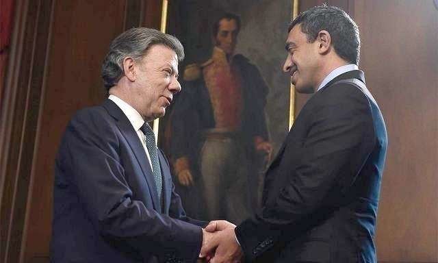 El presidente de Colombia -izquierda- con el ministro de Relaciones Exteriores de Emiratos Árabes Unidos. (IPS)