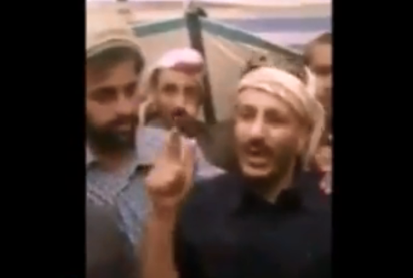 Tariq Mohammed Abdullah Saleh en un vídeo de su reaparición en Shabwa divulgado en Youtube.