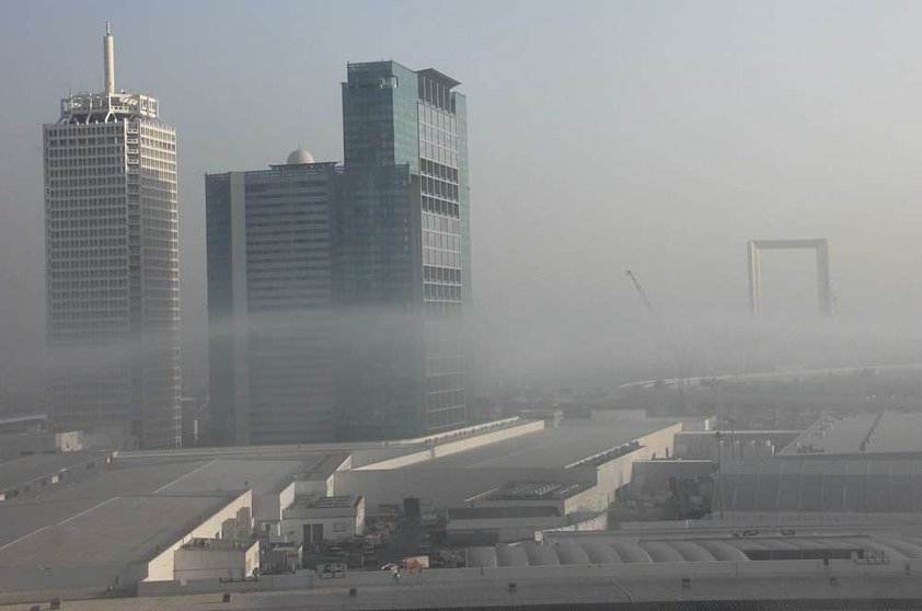 Niebla sobre Dubai. (EL CORREO)