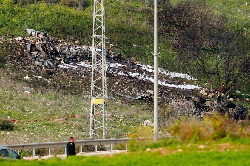 Restos del F16 israelí en el norte del país. (AFP)