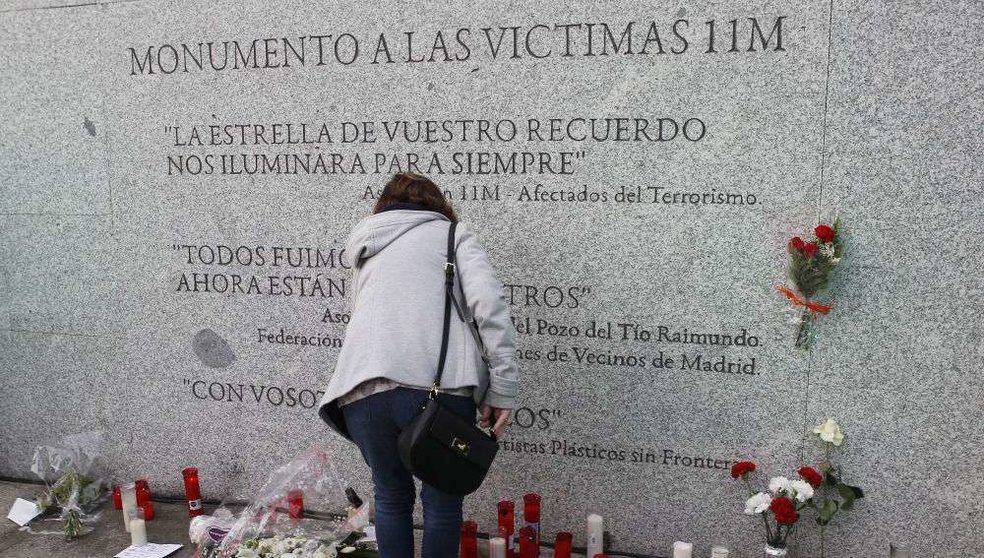 Monumento en Madrid a las víctimas del 11 de marzo de 2004 en atentado de Al Qaeda.