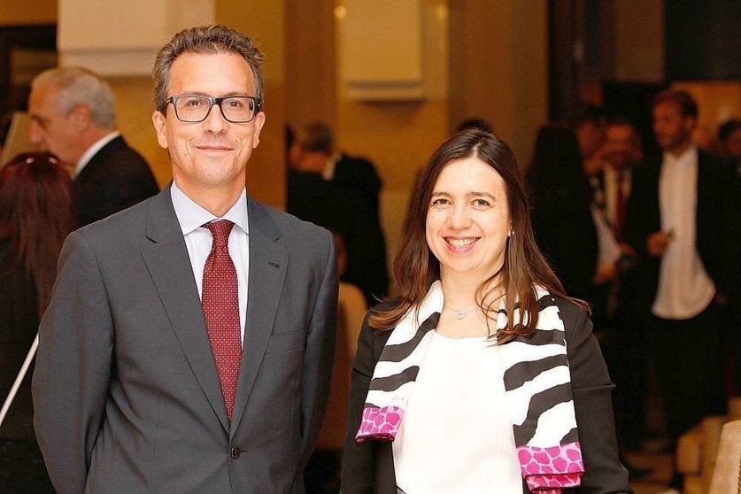 Cristina Serrano con Antonio Álvarez Barthe, embajador de España. (Richard Ramos)