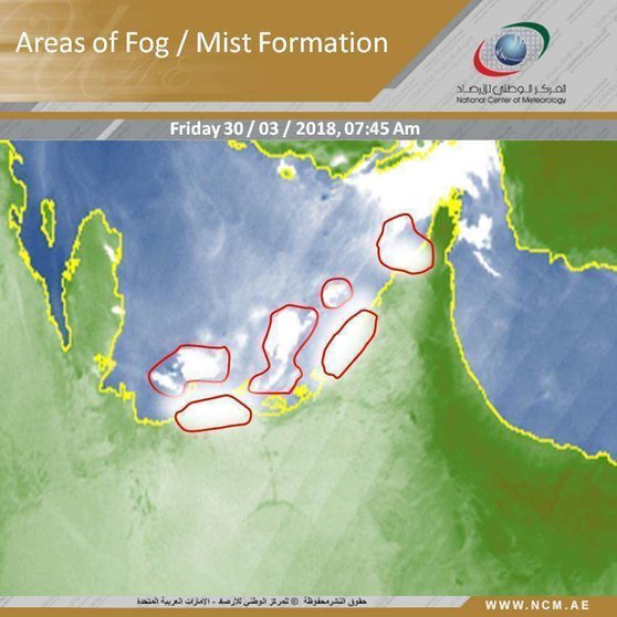 Emiratos ha amanecido este Viernes Santo con niebla sobre la costa. (NCM)