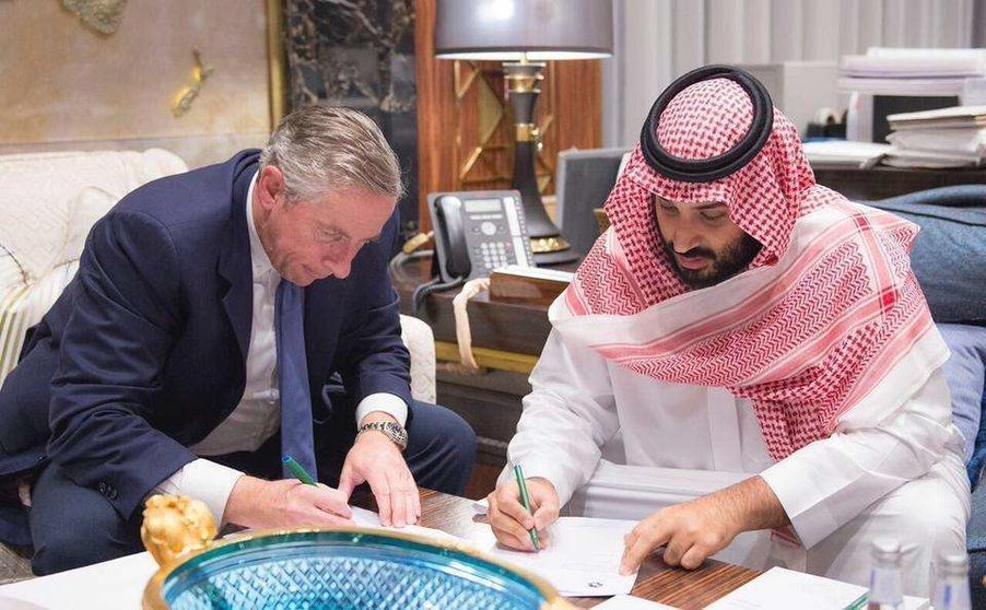 Klaus Kleinfeld, CEO de NEOM, con el príncipe heredero de Arabia Saudita, Mohammed bin Salman.