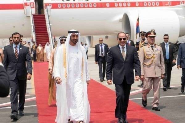 El príncipe heredero de Abu Dhabi ha su llegada a El Cairo este martes.