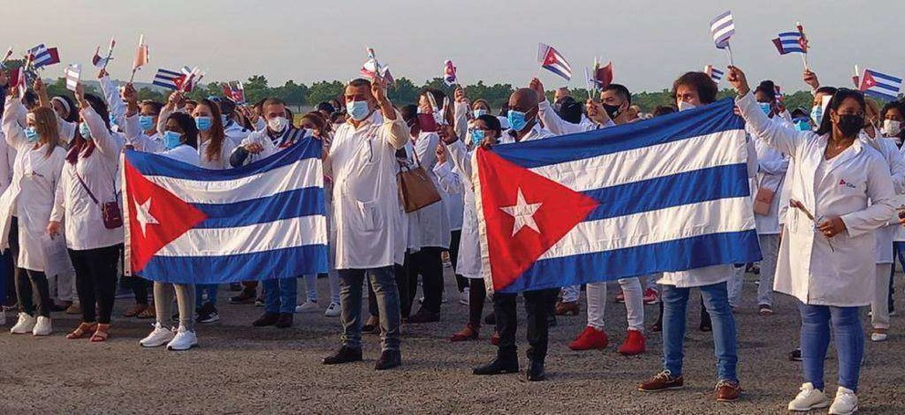El Gobierno de Cuba difundió una foto de los sanitarios.
