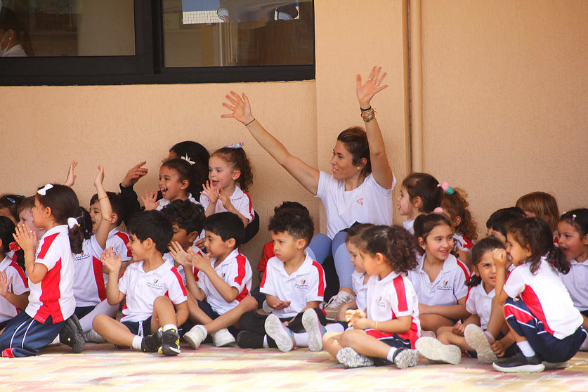Alumnos en The Spanish School of Abu Dhabi. (EL CORREO)