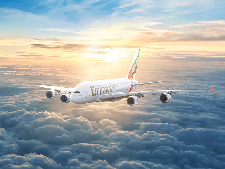 Un A380 de la aerolínea de Dubai en el cielo. (Emirates)