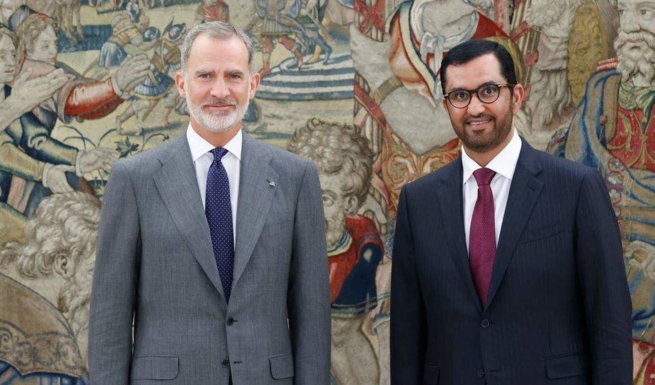 El rey de España junto al ministro de Industria de Emiratos. (Casa Real)