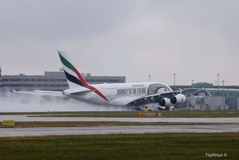Una captura de pantalla del despegue del A380 de Emirates. (Topfelya)