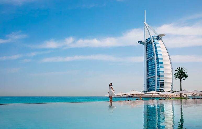 Una imagen del Burj Al Arab en la costa de Dubai. (Cedida)