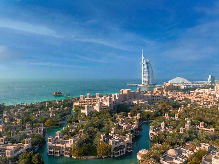 Una imagen de la costa de Dubai con el hotel Burj Al Arab al fondo. (WAM)