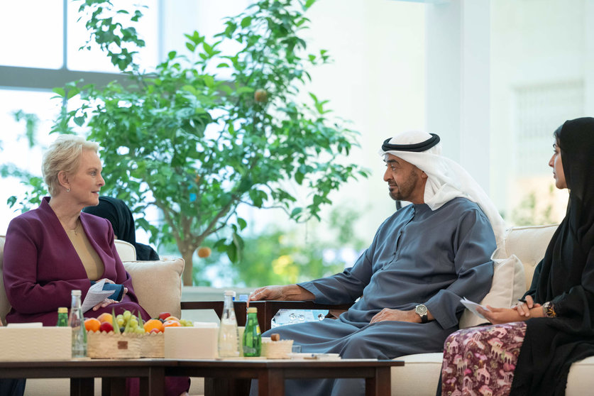 El presidente de EAU junto a la directora del FMA en Abu Dhabi. (WAM)