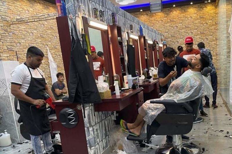 Una peluquería de caballeros en Dubai. (EL CORREO)