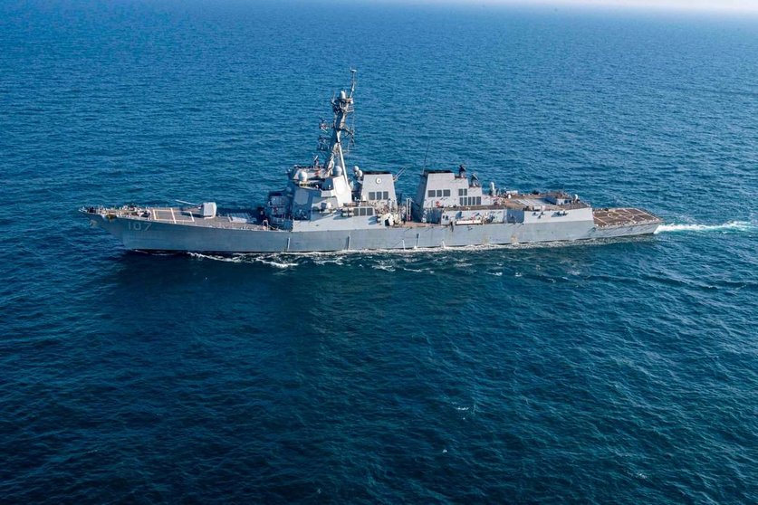 El destructor USS Gravely de la Armada estadounidense patrullando en el Mar Rojo. (X:@CENTCOM)