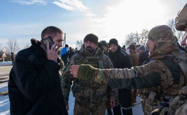 Una imagen del intercambio de prisioneros. (UKRAINIAN PRESIDENTIAL PRESS SERVICE)