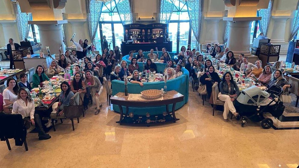 Foto de familia de las asistentes al café de 'Españolas en Abu Dhabi'. (Cedida)