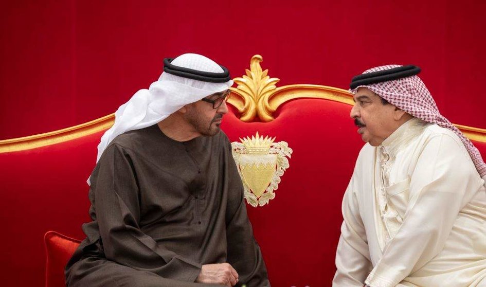 El presidente de EAU y el rey de Bahréin en Manama. (Twitter)