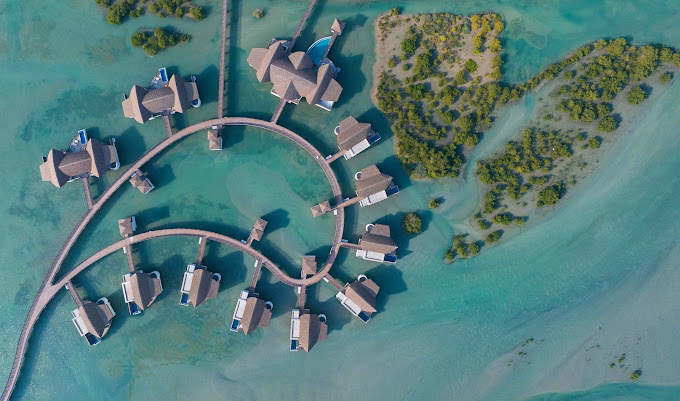 Una imagen aérea del resort de lujo en el emirato de RAK. (Anantara)